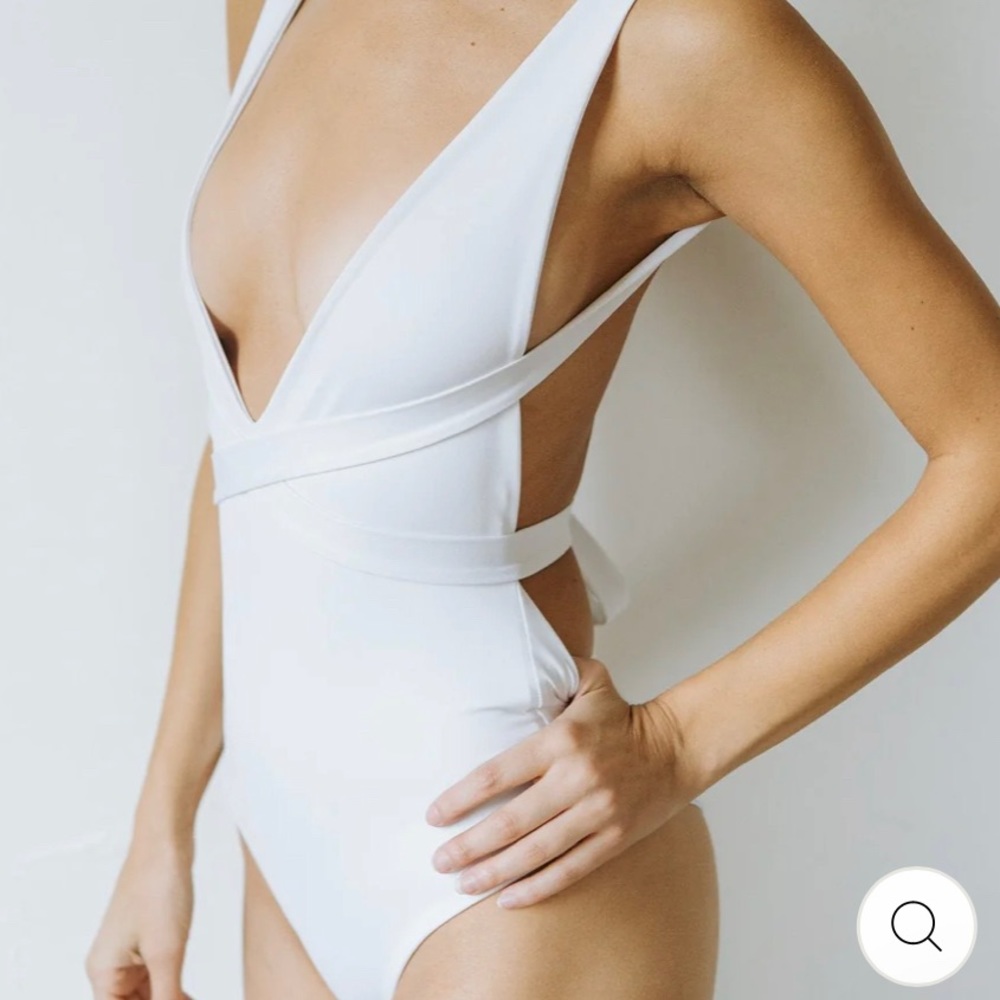 one piece multi-way - flat white
